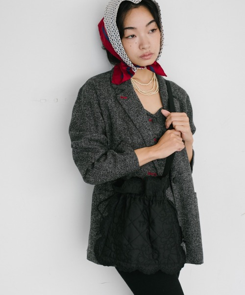 THEATRE PRODUCTS(シアタープロダクツ)の「キルティングエンブロイダリーショルダーバッグ(ショルダーバッグ・レディース・ホワイト/ブラック・FREE)」の2枚目の写真