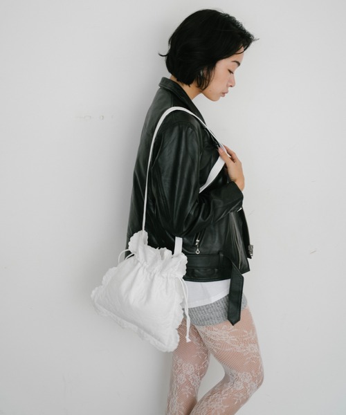 THEATRE PRODUCTS(シアタープロダクツ)の「キルティングエンブロイダリーショルダーバッグ(ショルダーバッグ・レディース・ホワイト/ブラック・FREE)」の8枚目の写真