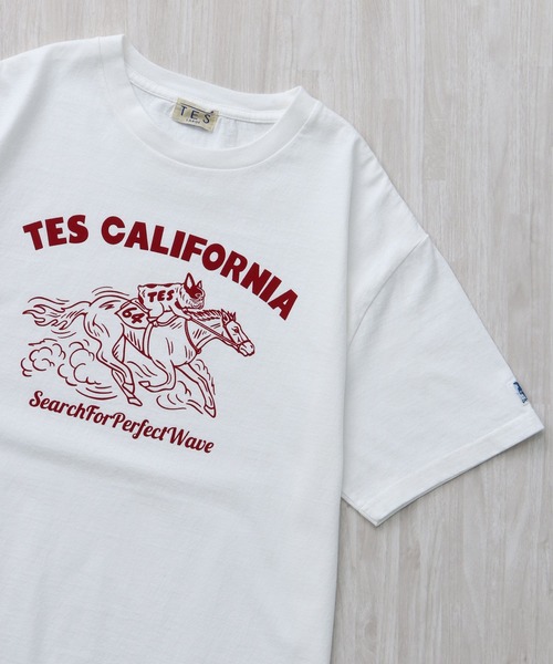 The Endless Summer(エンドレスサマー)の「TES 2026 HORSE RIDE FLOCKY T-SHIRT / Tシャツ(Tシャツ/カットソー・メンズ・ネイビー/ホワイト/ブラック/アイボリー・SMALL/MEDIUM/LARGE/X-LARGE/XX-LARGE)」の13枚目の写真