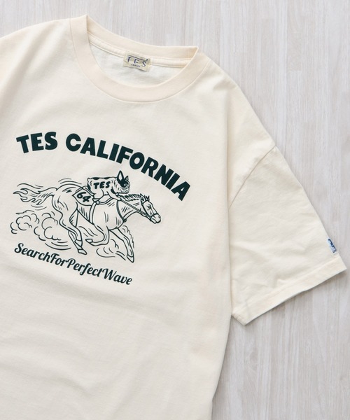 The Endless Summer(エンドレスサマー)の「TES 2026 HORSE RIDE FLOCKY T-SHIRT / Tシャツ(Tシャツ/カットソー・メンズ・ネイビー/ホワイト/ブラック/アイボリー・SMALL/MEDIUM/LARGE/X-LARGE/XX-LARGE)」の16枚目の写真