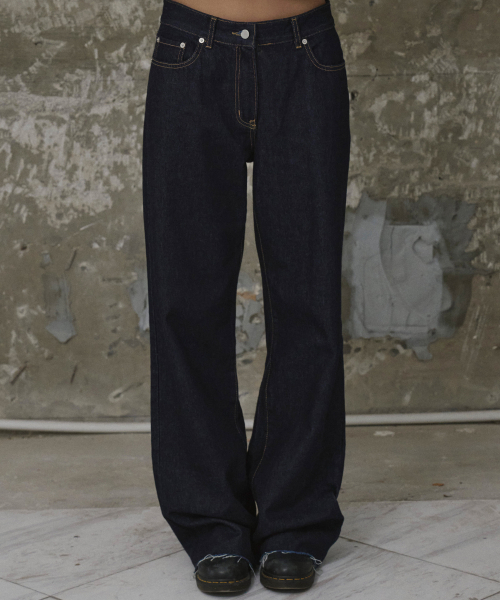 ERER（エルエル）の「Washed Bootcut Denim Pants Indigo（デニムパンツ・レディース・インディゴブルー・1/2）」の4枚目の写真