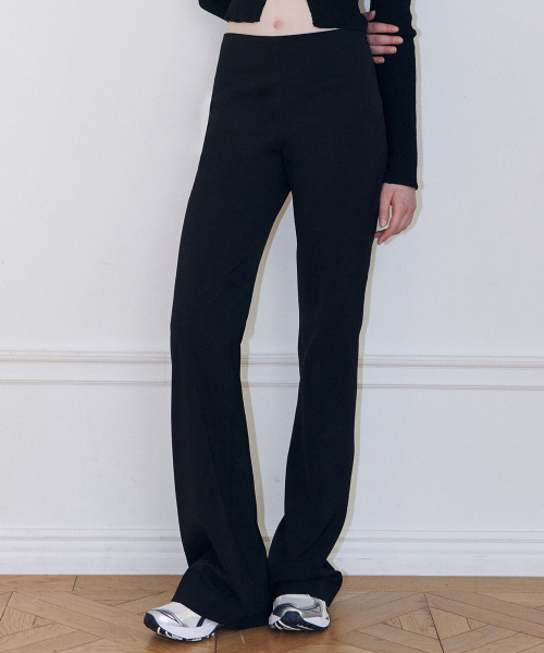 LADY VOLUME(レディーボリューム)の「フレアフィットパンツ (ブラック)(その他パンツ・レディース・その他・SMALL/MEDIUM)」の2枚目の写真