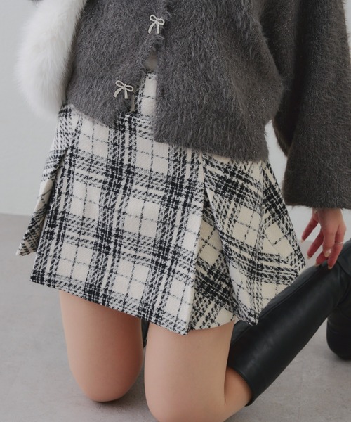 continuer de NICE CLAUP(コンティニューデナイスクラップ)の「チェックプリーツミニスカート(スカート・レディース・グレー/レッド/アイボリー/ブラック・FREE)」の2枚目の写真