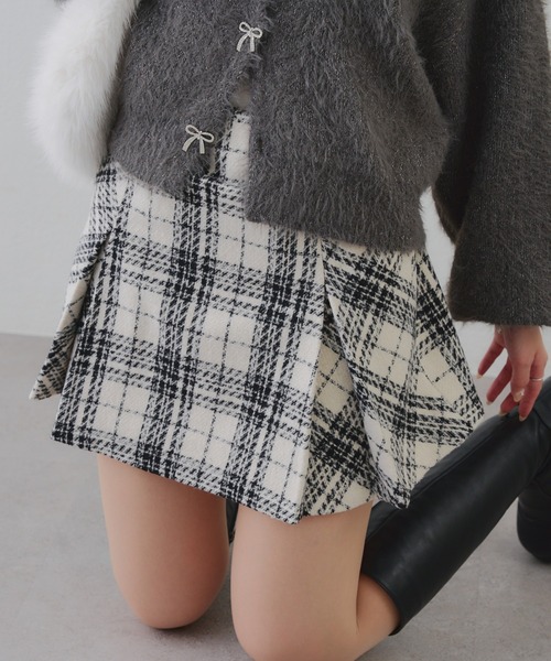 continuer de NICE CLAUP(コンティニューデナイスクラップ)の「チェックプリーツミニスカート(スカート・レディース・グレー/レッド/アイボリー/ブラック・FREE)」の5枚目の写真