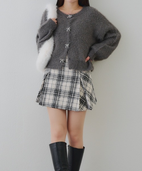 continuer de NICE CLAUP(コンティニューデナイスクラップ)の「チェックプリーツミニスカート(スカート・レディース・グレー/レッド/アイボリー/ブラック・FREE)」の6枚目の写真