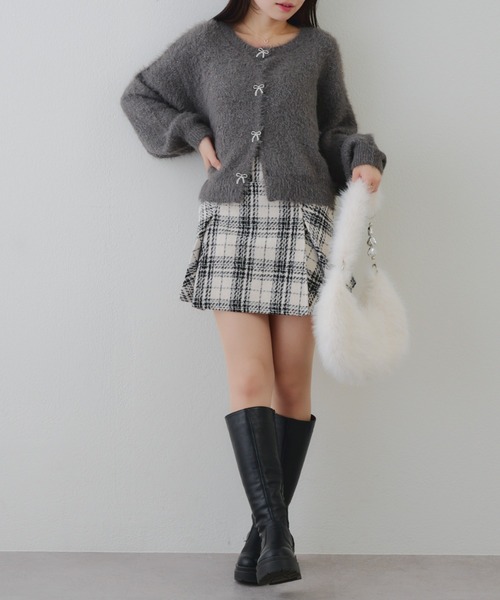 continuer de NICE CLAUP(コンティニューデナイスクラップ)の「チェックプリーツミニスカート(スカート・レディース・グレー/レッド/アイボリー/ブラック・FREE)」の9枚目の写真