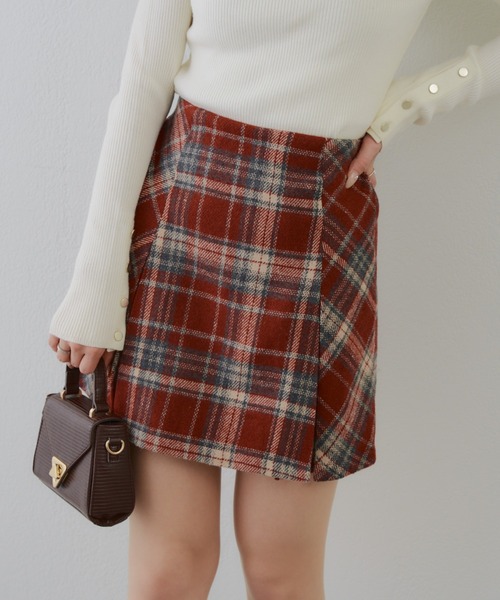 continuer de NICE CLAUP(コンティニューデナイスクラップ)の「チェックプリーツミニスカート(スカート・レディース・グレー/レッド/アイボリー/ブラック・FREE)」の12枚目の写真