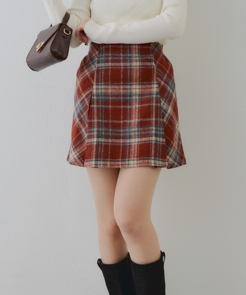 continuer de NICE CLAUP(コンティニューデナイスクラップ)の「チェックプリーツミニスカート(スカート・レディース・グレー/レッド/アイボリー/ブラック・FREE)」の15枚目の写真