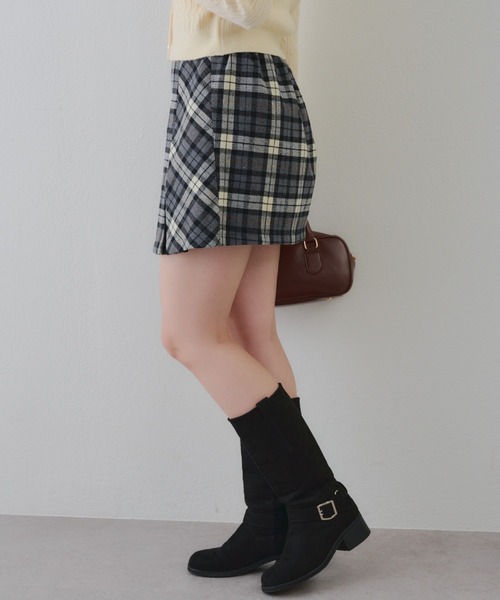 continuer de NICE CLAUP(コンティニューデナイスクラップ)の「チェックプリーツミニスカート(スカート・レディース・グレー/レッド/アイボリー/ブラック・FREE)」の20枚目の写真