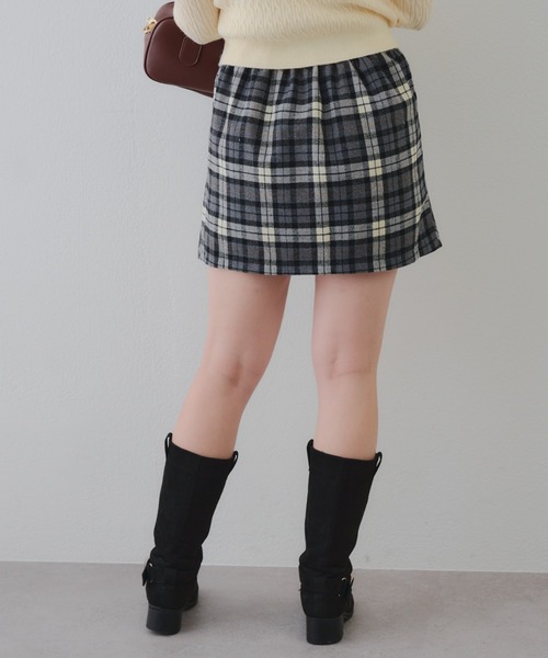 continuer de NICE CLAUP(コンティニューデナイスクラップ)の「チェックプリーツミニスカート(スカート・レディース・グレー/レッド/アイボリー/ブラック・FREE)」の22枚目の写真