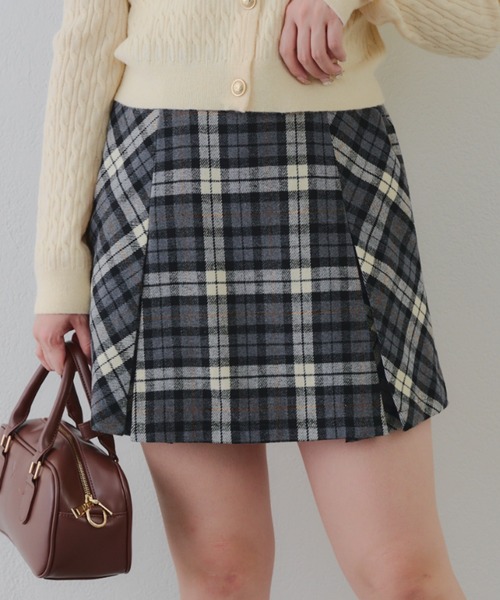 continuer de NICE CLAUP(コンティニューデナイスクラップ)の「チェックプリーツミニスカート(スカート・レディース・グレー/レッド/アイボリー/ブラック・FREE)」の17枚目の写真
