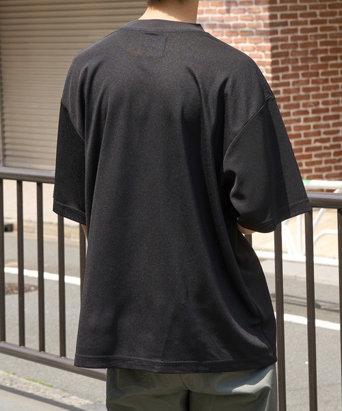 MAISON CLUB(メゾンクラブ)の「【MAISON CLUB】Over Size Dry Tee / オーバーサイズドライTee 速乾 ジムウェア ランニング ラッシュガード代わりにも(Tシャツ/カットソー・メンズ・ブラック/ホワイト・L/M)」の6枚目の写真