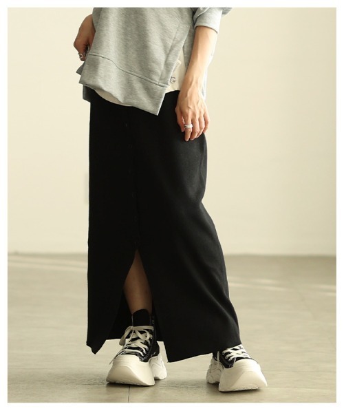 Sawa a la mode(サワアラモード)の「フロントボタンニットスカート(スカート・レディース・グレー/ブラック・FREE)」の9枚目の写真