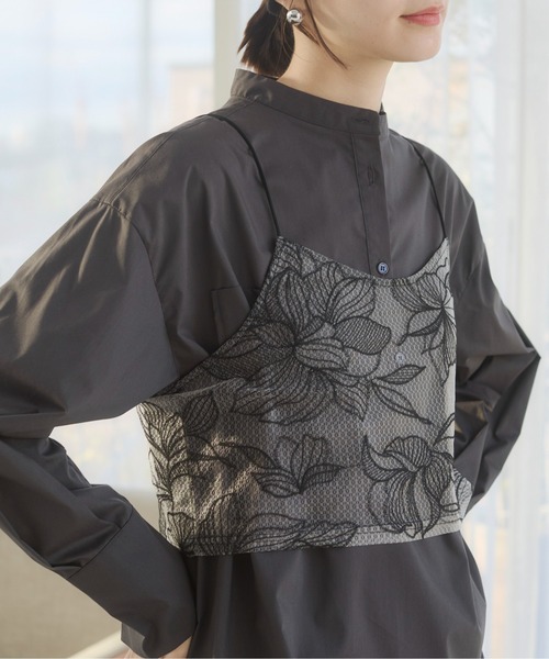 ANGIE（アンジー）の「チュール シアー フラワー刺繍 ビスチェ（キャミソール・レディース・ライトベージュ/ブラック・FREE）」の2枚目の写真