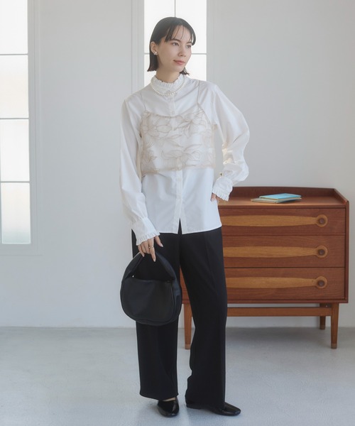 ANGIE（アンジー）の「チュール シアー フラワー刺繍 ビスチェ（キャミソール・レディース・ライトベージュ/ブラック・FREE）」の3枚目の写真