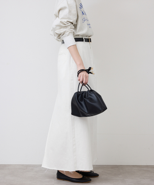 SLOBE IENA(スローブイエナ)の「LE DENIM BOXY TUCK デニムスカート(デニムスカート・レディース・ネイビー/ホワイト・38/36)」の14枚目の写真