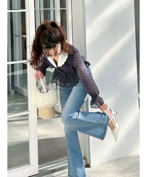 LILY BROWN（リリーブラウン）の「【WEB限定00サイズ】ストレッチセミフレアデニムパンツ（デニムパンツ・レディース・ライトブルー/ブルー/インディゴブルー・0/1）」の14枚目の写真