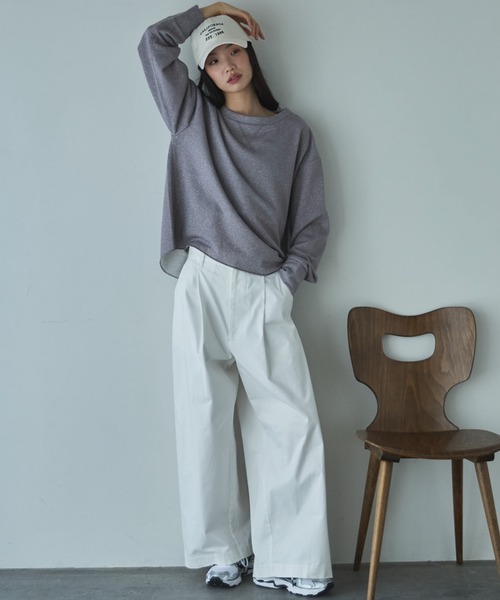 Doux archives(ドゥアルシーヴ)の「ボートネックラメ裏毛長袖プルオーバー(スウェット・レディース・ピンク/オフホワイト/グレー・FREE)」の6枚目の写真