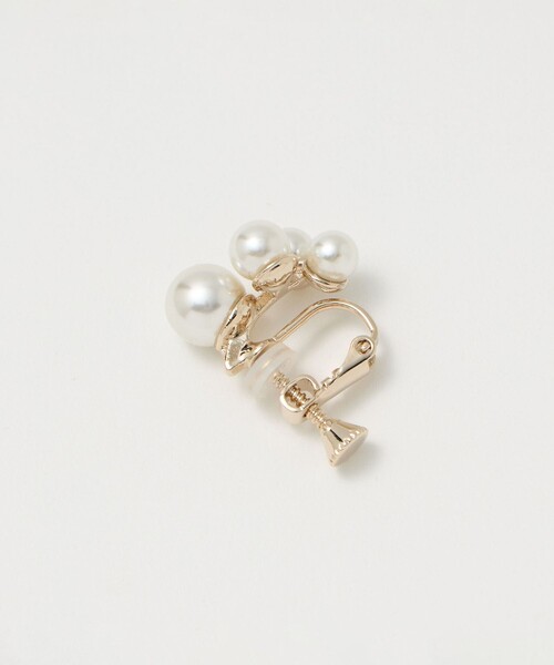 green label relaxing(グリーンレーベルリラクシング)の「4ランダム イヤリング(イヤリング・レディース・オフホワイト・FREE)」の6枚目の写真