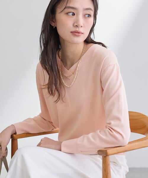 INDIVI（インディヴィ）の「【シルク混】きれいめVネックニット（ニット/セーター・レディース・ボルドー/ブラック/オフホワイト/ワイン系2・38/15 /13/05/19）」の3枚目の写真