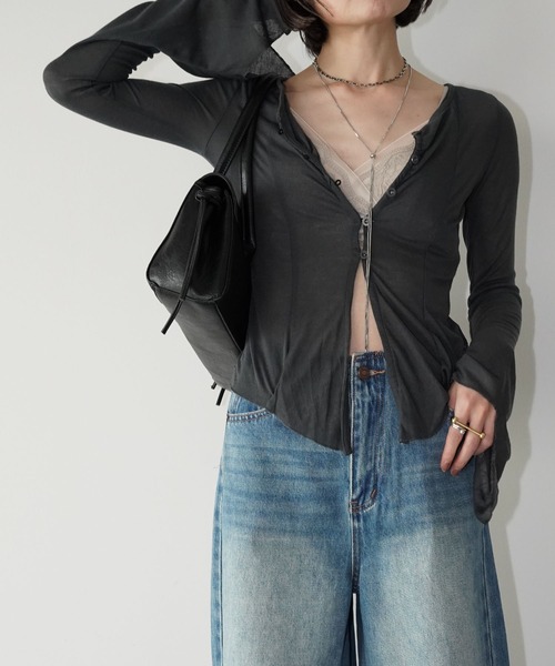 chuclla（チュクラ）の「シャーリングVネックフレアトップス chw26s087（Tシャツ/カットソー・レディース・グレー/アイボリー/ブラック・FREE）」の19枚目の写真