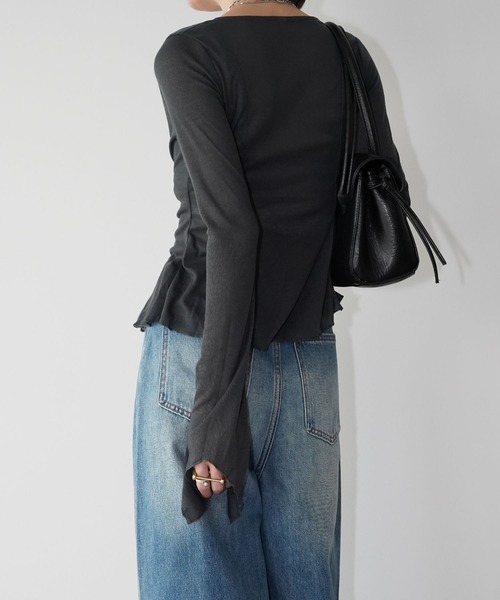 chuclla（チュクラ）の「シャーリングVネックフレアトップス chw26s087（Tシャツ/カットソー・レディース・グレー/アイボリー/ブラック・FREE）」の20枚目の写真