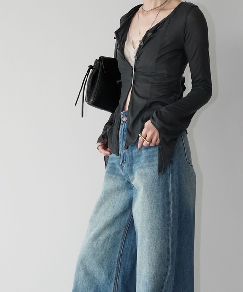 chuclla（チュクラ）の「シャーリングVネックフレアトップス chw26s087（Tシャツ/カットソー・レディース・グレー/アイボリー/ブラック・FREE）」の22枚目の写真