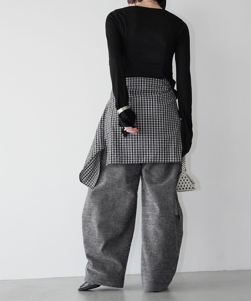 chuclla（チュクラ）の「シャーリングVネックフレアトップス chw26s087（Tシャツ/カットソー・レディース・グレー/アイボリー/ブラック・FREE）」の11枚目の写真