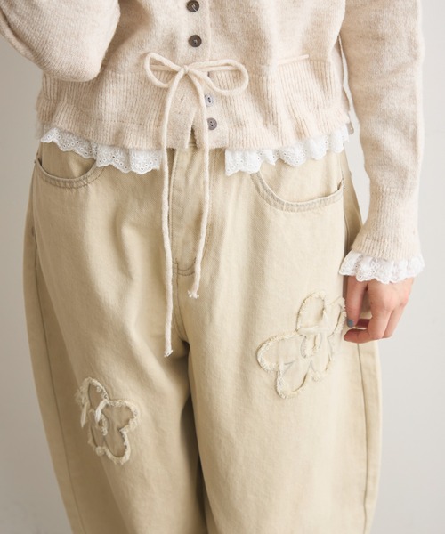 Crisp（クリスプ）の「フラワーモチーフカーブデニムパンツ（デニムパンツ・レディース・ブルー/アイボリー・FREE）」の11枚目の写真