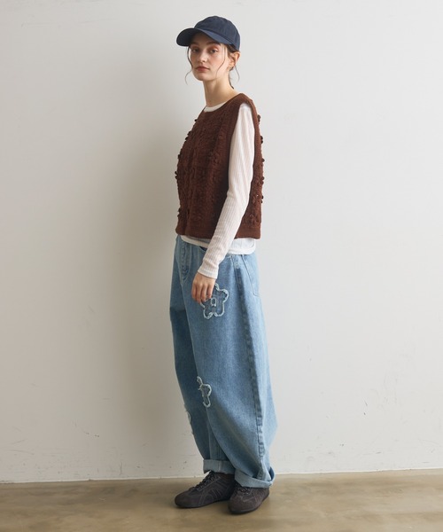 Crisp（クリスプ）の「フラワーモチーフカーブデニムパンツ（デニムパンツ・レディース・ブルー/アイボリー・FREE）」の14枚目の写真