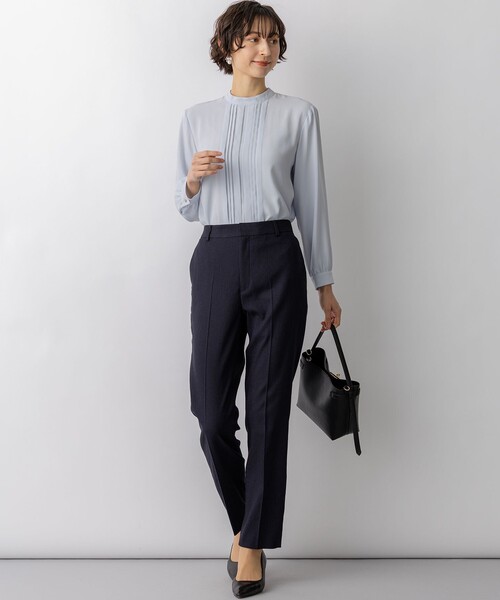 23区(ニジュウサンク)の「アイアスマットストレッチ テーパード パンツ(その他パンツ・レディース・ベージュ系/ネイビー系/ライトグレー系・40/38/36)」の21枚目の写真