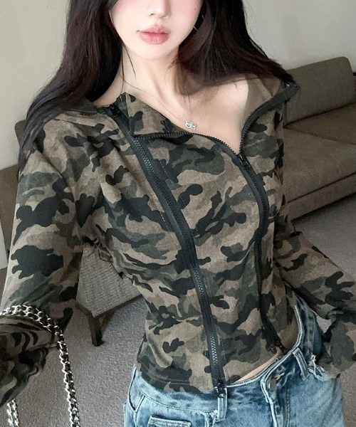 SHEENA(シーナ)の「ダブルファスナーデザインカモフラ柄フーディートップス(Tシャツ/カットソー・レディース・カーキ・M)」の3枚目の写真