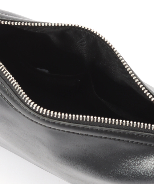 STANDOIL（スタンドオイル）の「【WEB＋一部店舗限定】STAND OIL / スタンドオイル Mushy Bag Mini（ショルダーバッグ・レディース・ホワイト/キャメル/ブラック・FREE）」の9枚目の写真