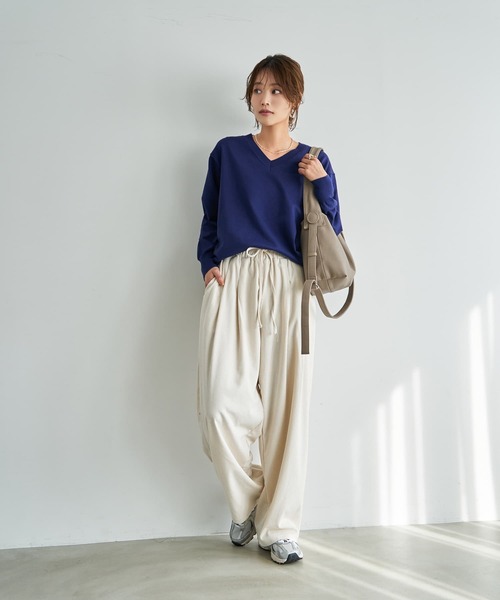 STYLE DELI(スタイルデリ)の「縦線凹凸2タックリラックスパンツ(その他パンツ・レディース・ホワイト/チャコールグレー・FREE)」の3枚目の写真
