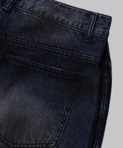 CORNERBLESS(コーナーブレス)の「QUILTED DIRTY DENIM PANTS(デニムパンツ・レディース・その他・MEDIUM/LARGE/SMALL)」の4枚目の写真