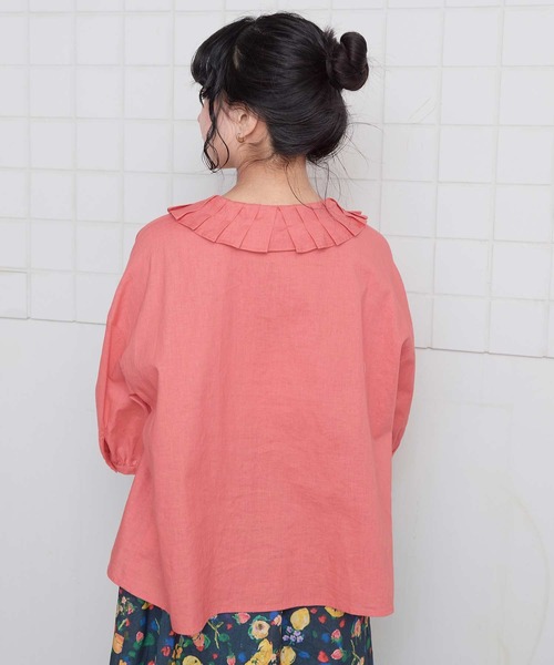 l'atelier du savon（アトリエドサボン）の「襟プリーツ綿麻ブラウス（シャツ/ブラウス・レディース・ブルー/ブラック/アイボリー/オレンジ・FREE）」の8枚目の写真