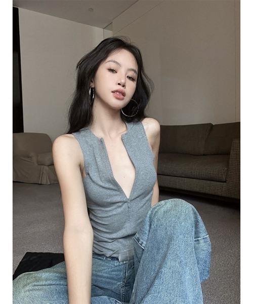 Ritzy(リッツィー)の「ジップアップノースリーブトップス(Tシャツ/カットソー・レディース・グレー/ブラック・L/M)」の4枚目の写真