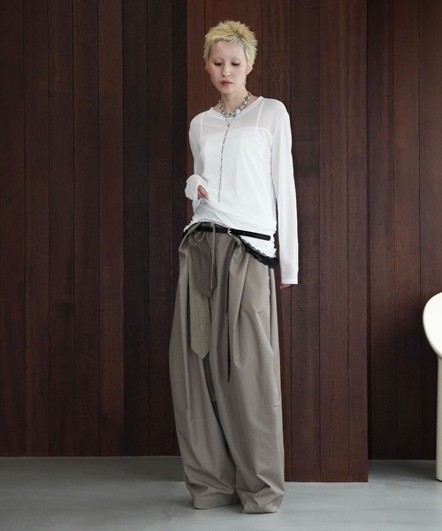 chuclla(チュクラ)の「シアーネックレイヤードトップス chw26s129(Tシャツ/カットソー・レディース・ブラック/ホワイト・FREE)」の3枚目の写真
