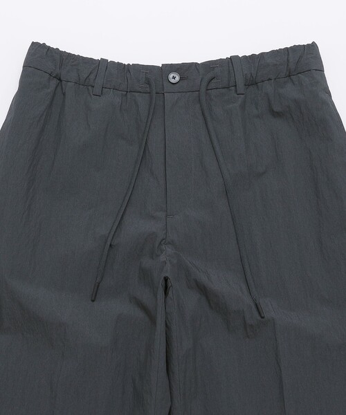 SHIPS（シップス）の「SHIPS:〈洗濯機可能〉CO+ ノープリーツ パンツ(セットアップ対応)（その他パンツ・メンズ・ダークグレー/グレー系その他/ブラック・SMALL/MEDIUM/LARGE）」の20枚目の写真