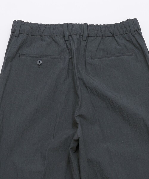 SHIPS（シップス）の「SHIPS:〈洗濯機可能〉CO+ ノープリーツ パンツ(セットアップ対応)（その他パンツ・メンズ・ダークグレー/グレー系その他/ブラック・SMALL/MEDIUM/LARGE）」の21枚目の写真