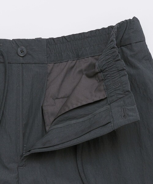 SHIPS（シップス）の「SHIPS:〈洗濯機可能〉CO+ ノープリーツ パンツ(セットアップ対応)（その他パンツ・メンズ・ダークグレー/グレー系その他/ブラック・SMALL/MEDIUM/LARGE）」の22枚目の写真