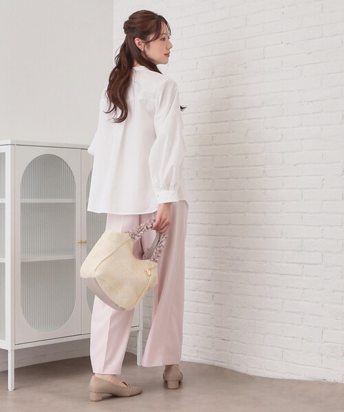 index(インデックス)の「フリルキーネックシャツ【洗濯機OK/イージーアイロン/防シワ】《XS~LL/7col》(シャツ/ブラウス・レディース・ベージュ系その他6/ピンク系3/サックスブルー系2/オフホワイト/ホワイト系9/ネイビー系5/ライトグリーン系・36/38/40/34/42)」の11枚目の写真