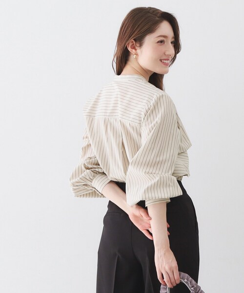 index(インデックス)の「フリルキーネックシャツ【洗濯機OK/イージーアイロン/防シワ】《XS~LL/7col》(シャツ/ブラウス・レディース・ベージュ系その他6/ピンク系3/サックスブルー系2/オフホワイト/ホワイト系9/ネイビー系5/ライトグリーン系・36/38/40/34/42)」の13枚目の写真