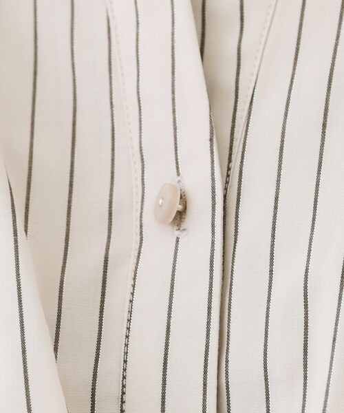 index(インデックス)の「フリルキーネックシャツ【洗濯機OK/イージーアイロン/防シワ】《XS~LL/7col》(シャツ/ブラウス・レディース・ベージュ系その他6/ピンク系3/サックスブルー系2/オフホワイト/ホワイト系9/ネイビー系5/ライトグリーン系・36/38/40/34/42)」の16枚目の写真