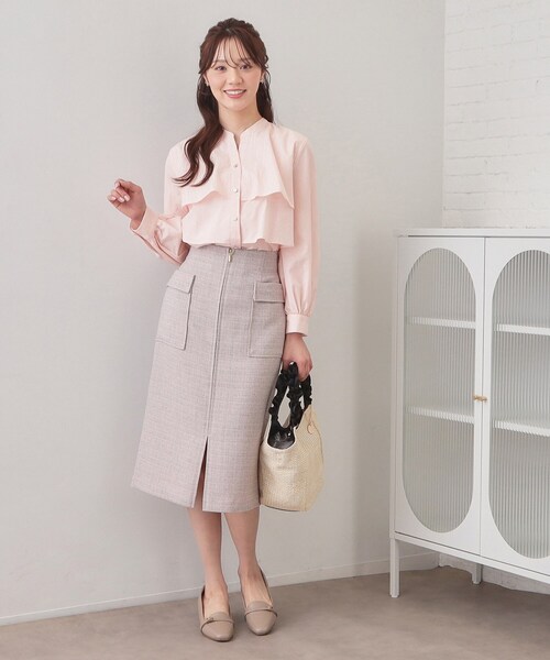 index(インデックス)の「フリルキーネックシャツ【洗濯機OK/イージーアイロン/防シワ】《XS~LL/7col》(シャツ/ブラウス・レディース・ベージュ系その他6/ピンク系3/サックスブルー系2/オフホワイト/ホワイト系9/ネイビー系5/ライトグリーン系・36/38/40/34/42)」の19枚目の写真