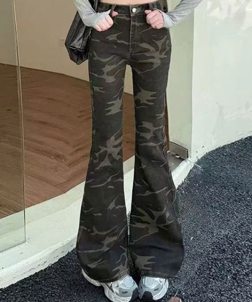 Ada.(エイダ)の「【Mellfy】ハイウエスト ヴィンテージ風 フレア ベルボトム デニムパンツ(デニムパンツ・レディース・ブルー/ネイビー/カモフラージュ・M/L)」の1枚目の写真