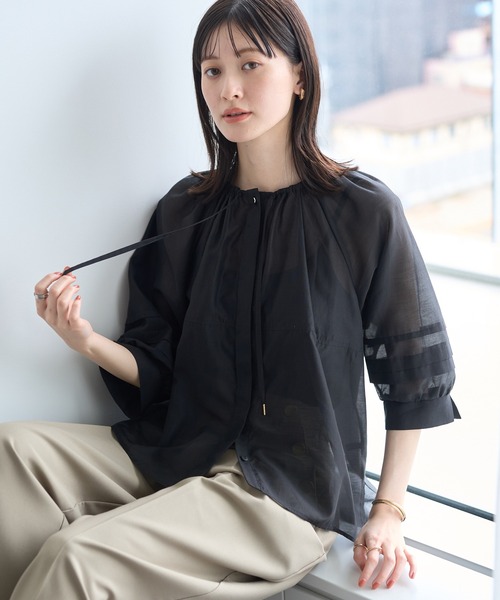 YECCA VECCA(イェッカヴェッカ)の「タックスリーブシアーシャツ(シャツ/ブラウス・レディース・ブラック/オフホワイト/オレンジ・FREE)」の3枚目の写真