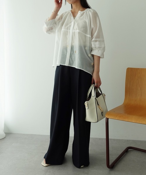 YECCA VECCA(イェッカヴェッカ)の「タックスリーブシアーシャツ(シャツ/ブラウス・レディース・ブラック/オフホワイト/オレンジ・FREE)」の6枚目の写真