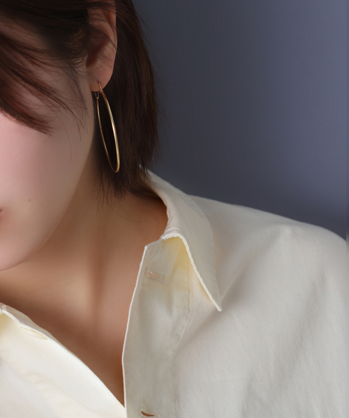 Lilas(リラ)の「《WEB限定》【SAMH by LILAS】フープピアス50mmK18GP(両耳)(ピアス(両耳用)・レディース・ゴールド・FREE)」の3枚目の写真