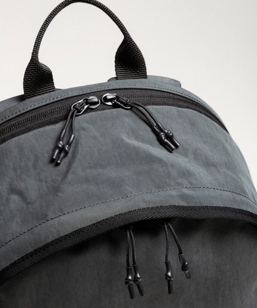 +phenix(プラスフェニックス)の「+phenix(プラスフェニックス)DUO BACKPACK / DUO バックパック(バックパック/リュック・メンズ・ブラック/グレー・ONE SIZE)」の13枚目の写真